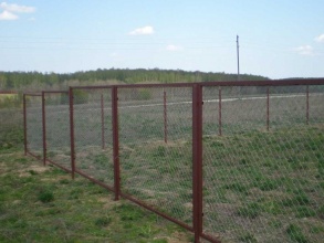 Забор из сетки рабицы в натяг секционный 12 метров фото в Октябрьском